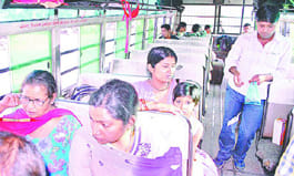 Munim robbed in bus