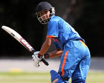 A story of female Indian cricketer, Will I play cricket or become mother?