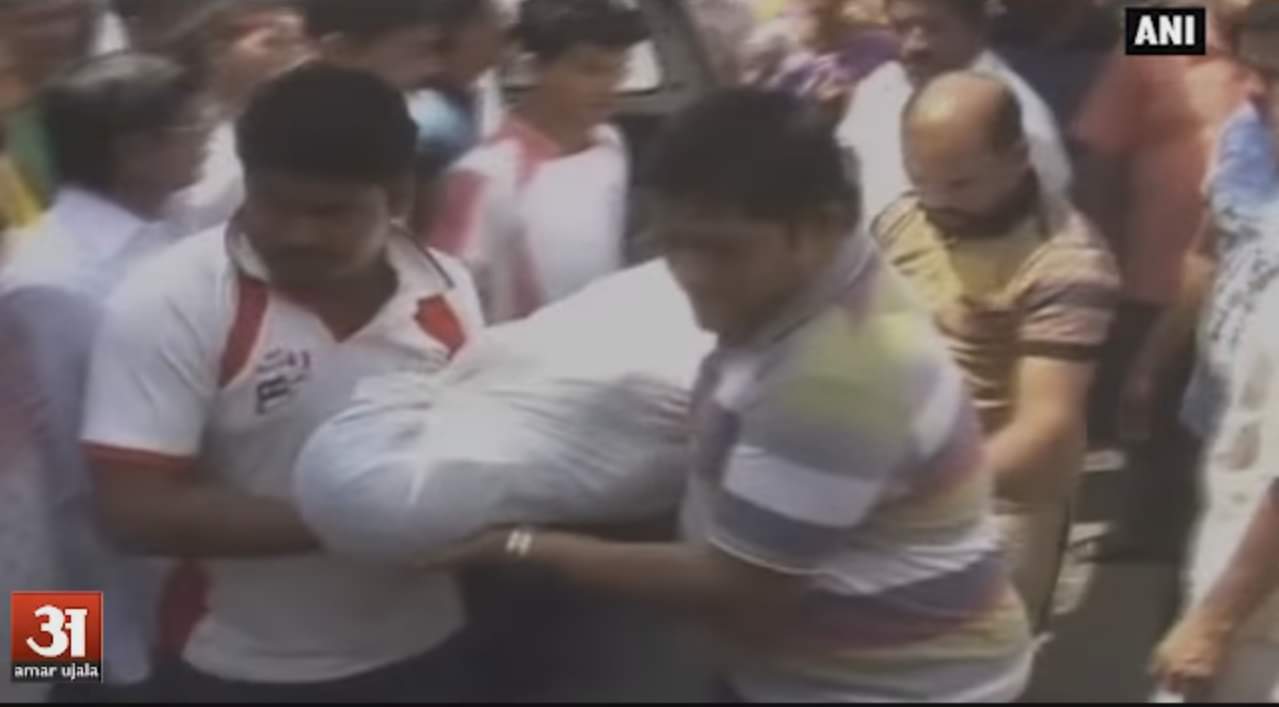 बेटे ने की मां-बाप की हत्या