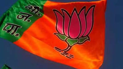 rss worker hacked in front of schoolchildren Kerala 