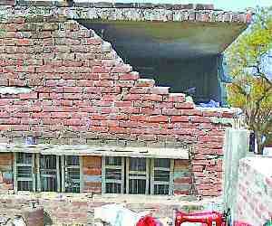 Illegal cracker factory blast  5 injured