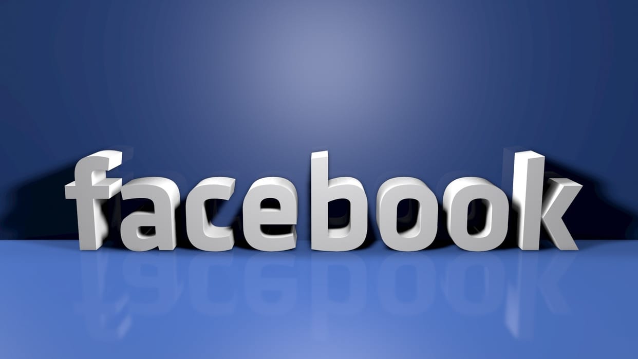 nude pics on woman fake facebook profile.