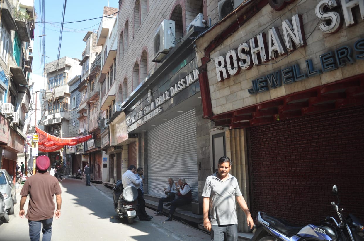 more than 18 thousand Manufecchars and traders on strike