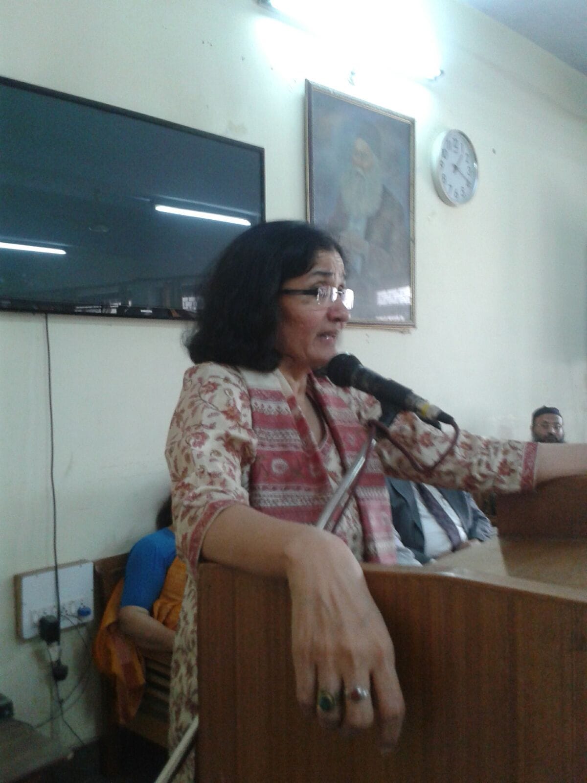 Divorce and save Muslim women from three government Hlala