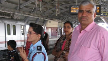 The whole command of shyamnagar metro station in the hands of women