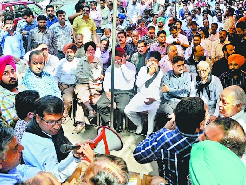 jewellers protest in ludhiana, protest against central excise duty, jewellers rally in ludhiana
