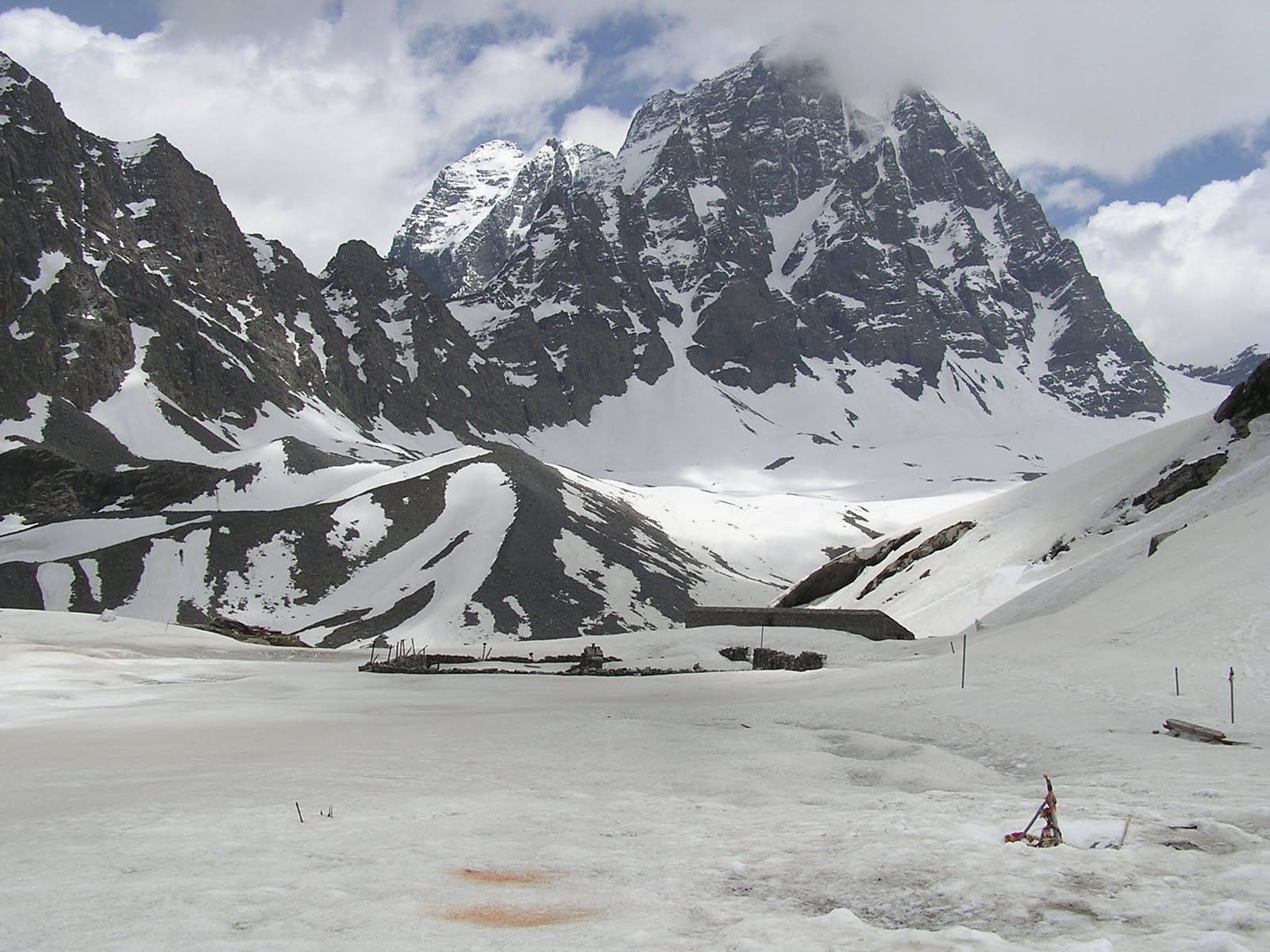 two missing in glacier near bharmour chamba himachal pradesh