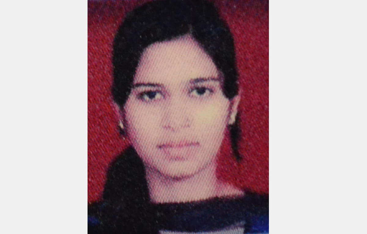 Girl Committed Suicide by Burning Her self