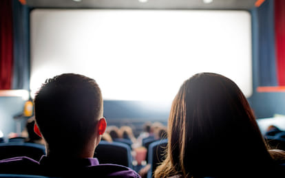 police constable took robber & his girlfriend to cinema, caught red handed 