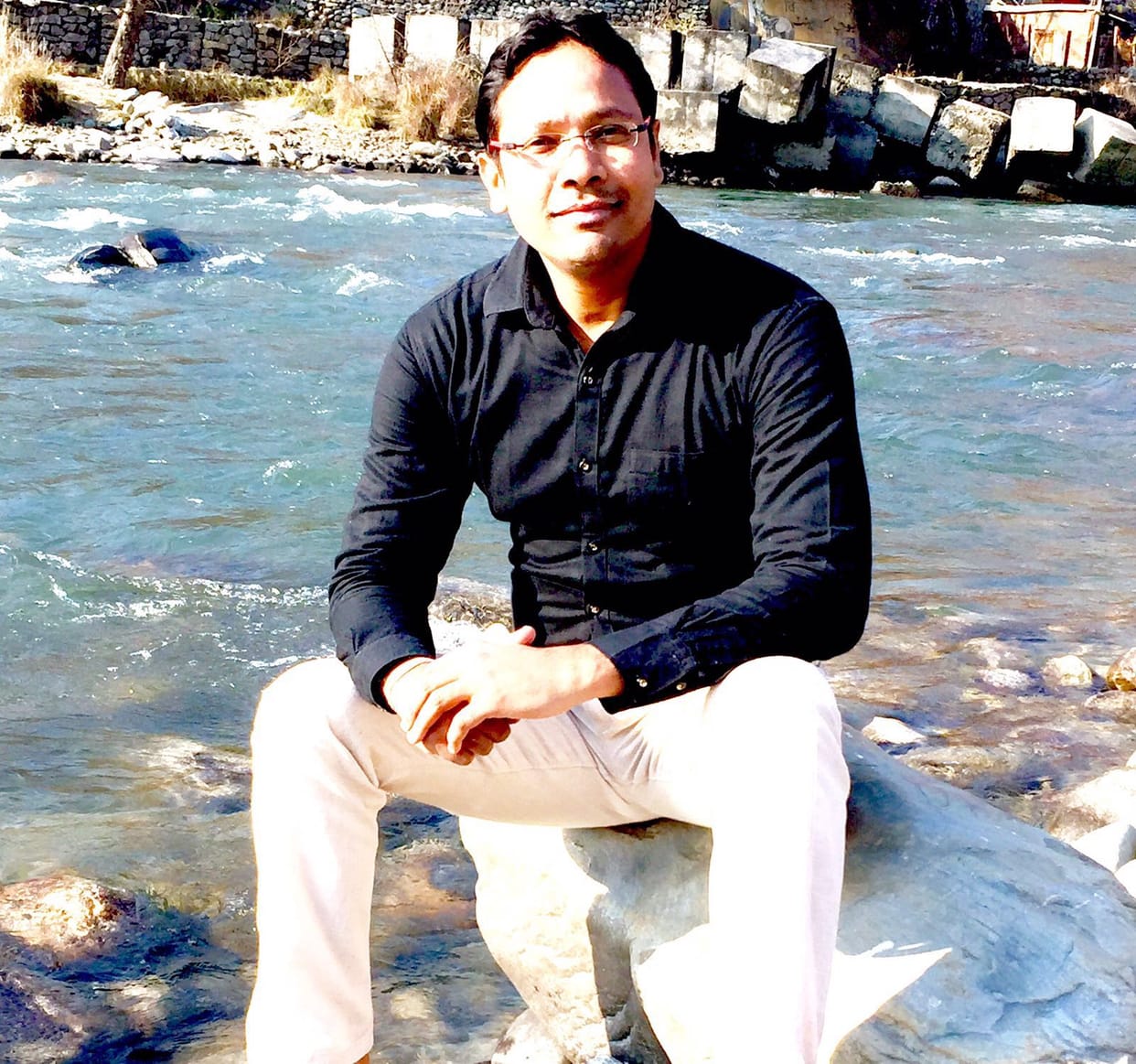 sanjeev wrote the lirics for the film bagi