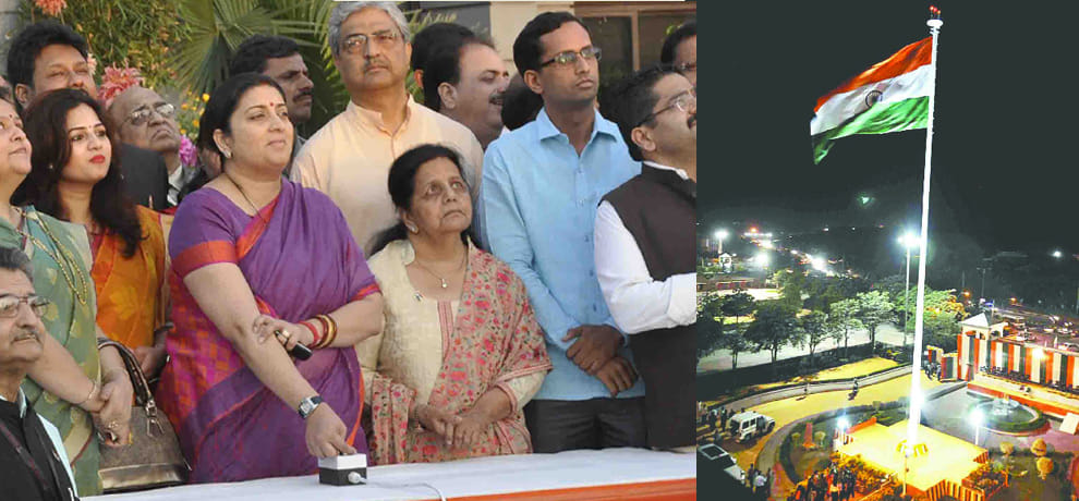smriti irani in private university to unflur 108 feet long triclour in faridabad