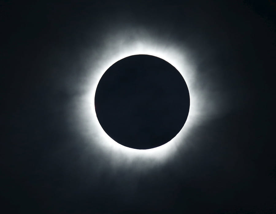 Know how sun and lunar eclipse looks from a scientific perspective