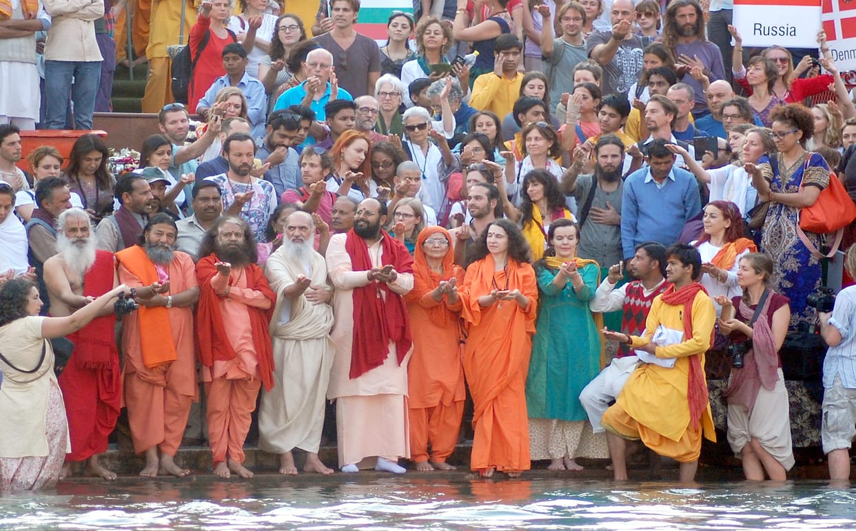 Took to the streets to clean Ganga Yogsadk