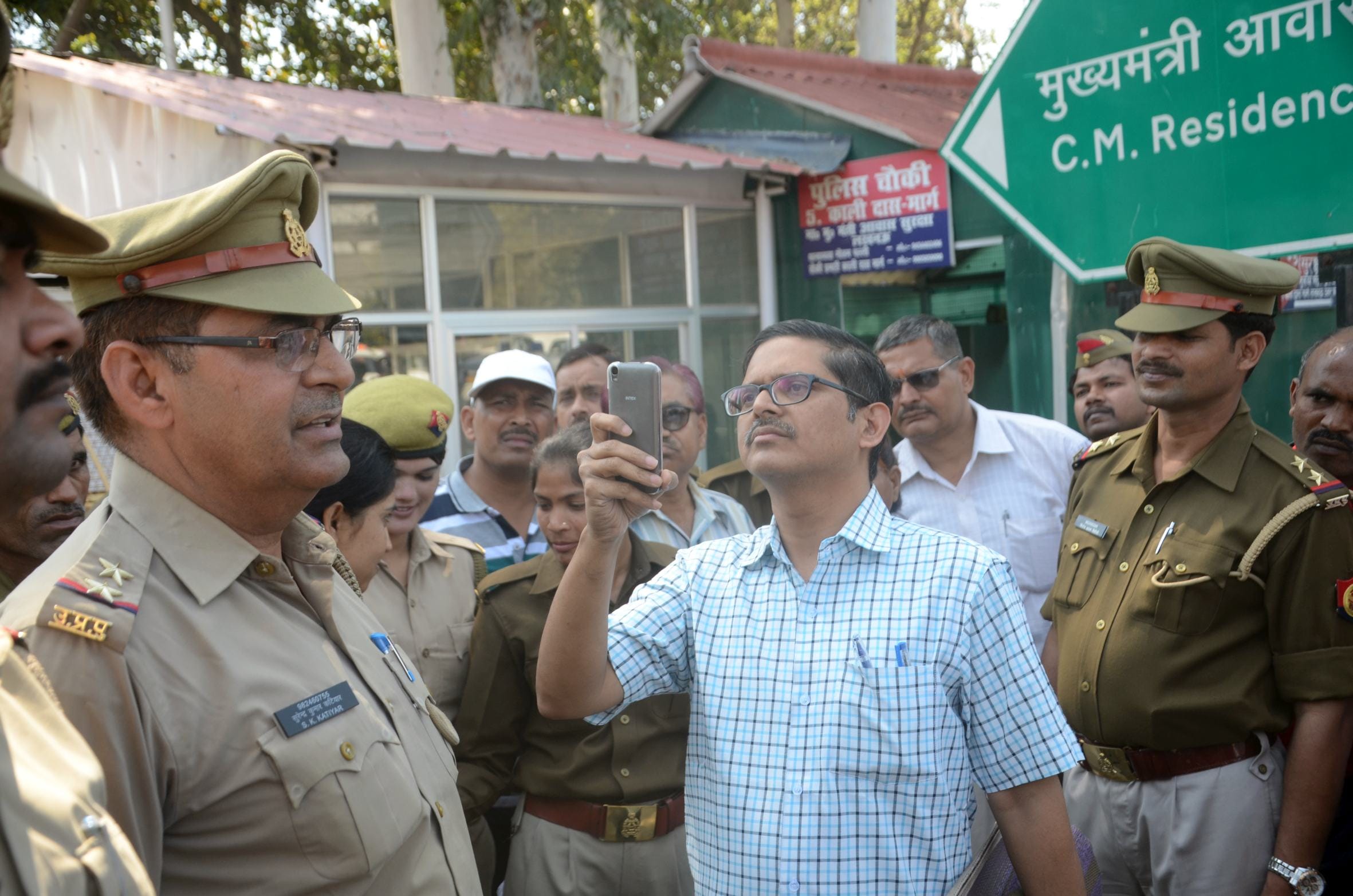 amitabh thakur protest against his suspension