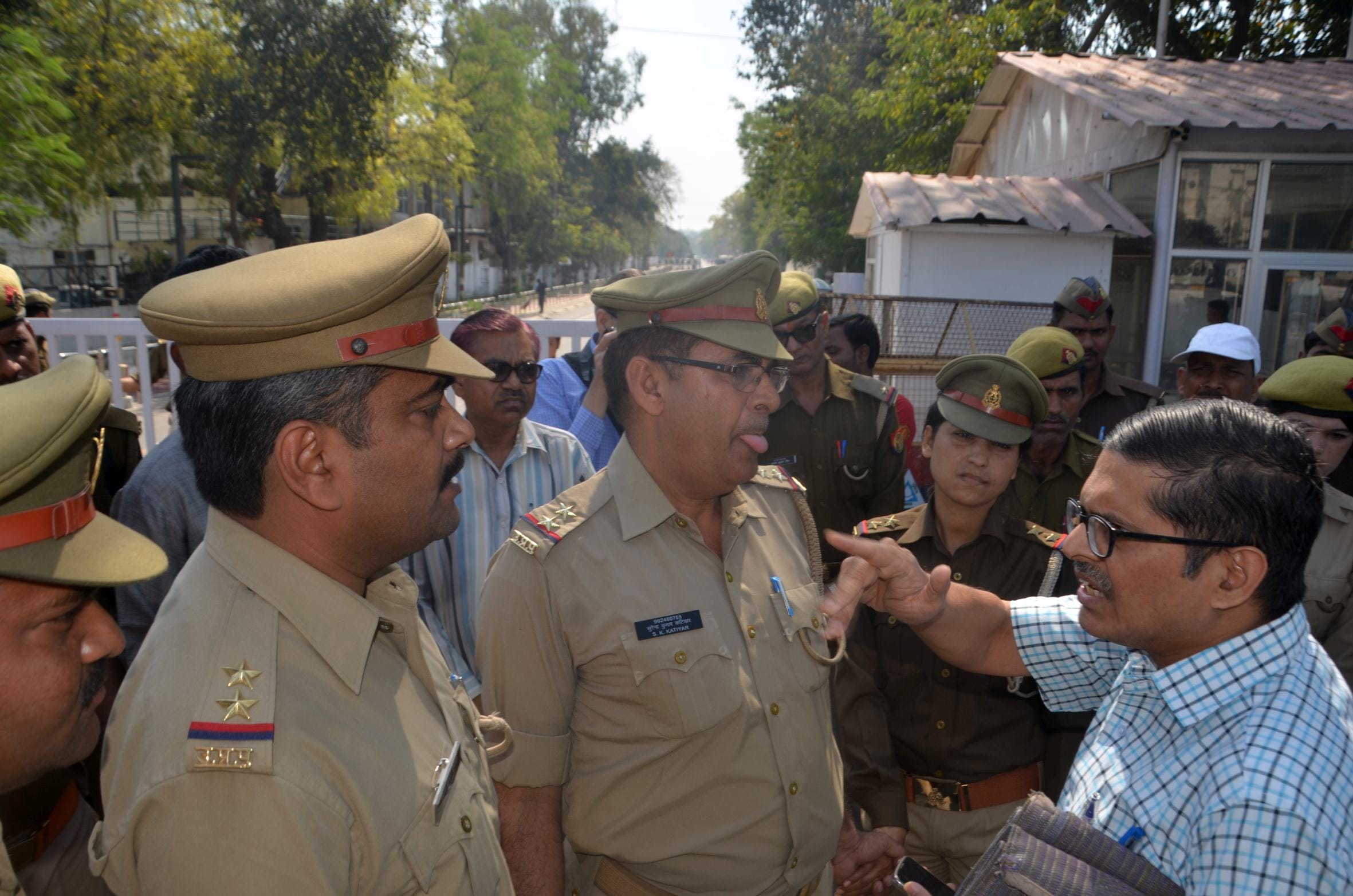 amitabh thakur protest against his suspension