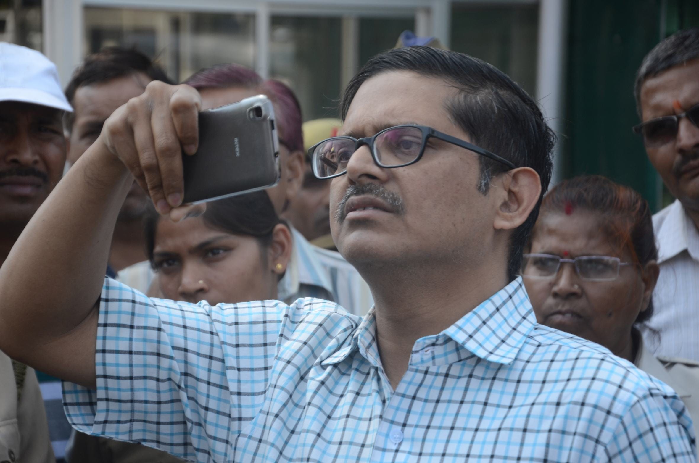 amitabh thakur protest against his suspension