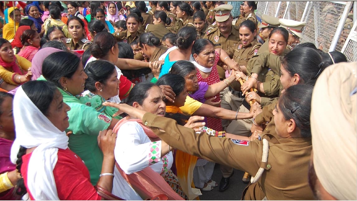 anganwadi workers protest, anganwadi workers and police clash, mohali police, mohali news