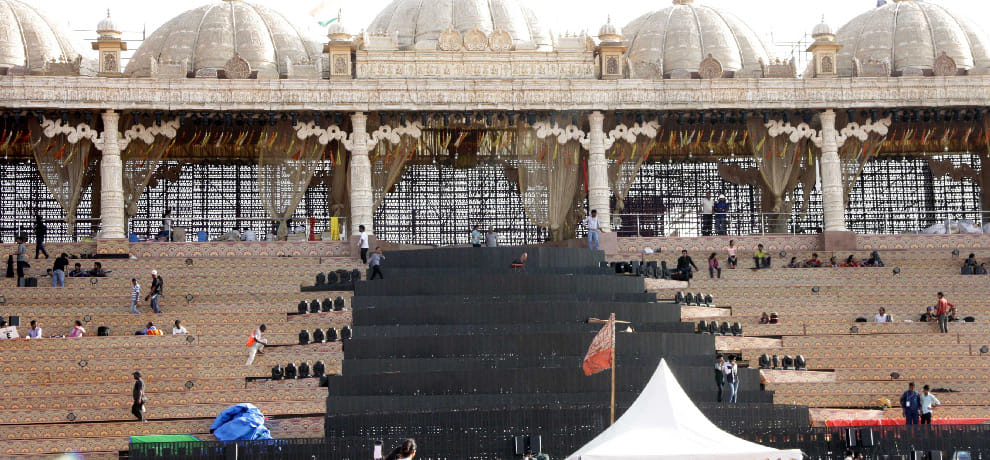 more opulent stage of shri shri program than the big films sets