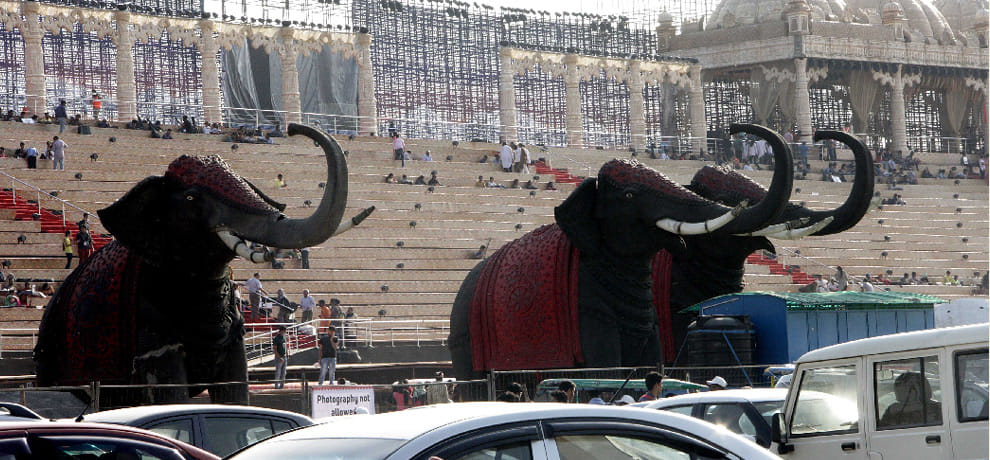 more opulent stage of shri shri program than the big films sets