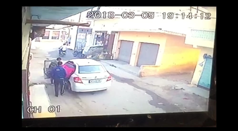 robbery in jewelers house and shop, criminal caught in CCTV.