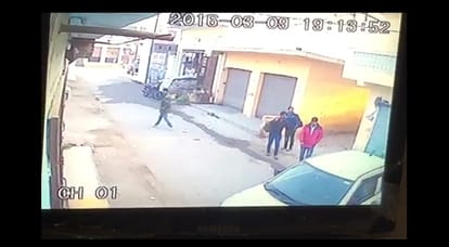 robbery in jewelers house and shop, criminal caught in CCTV.