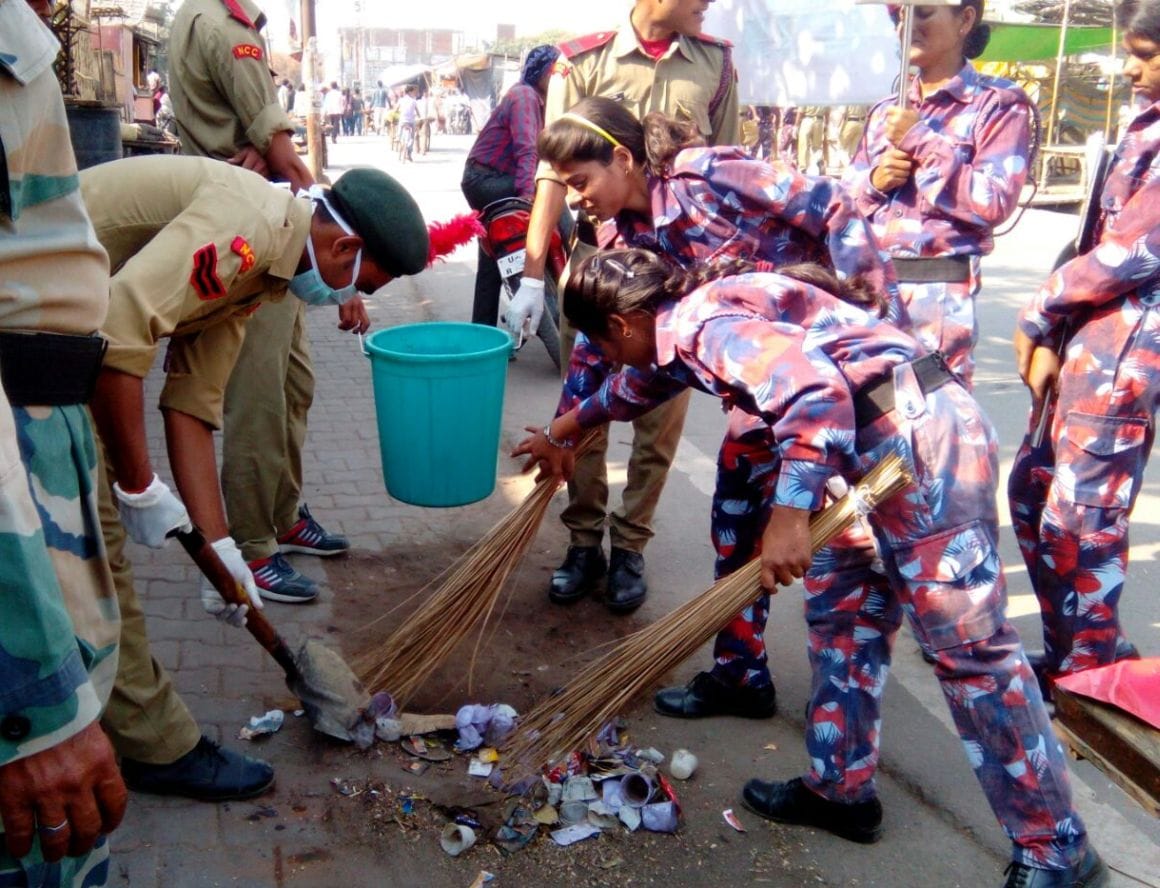 officers making swachh bharat unsucccessful