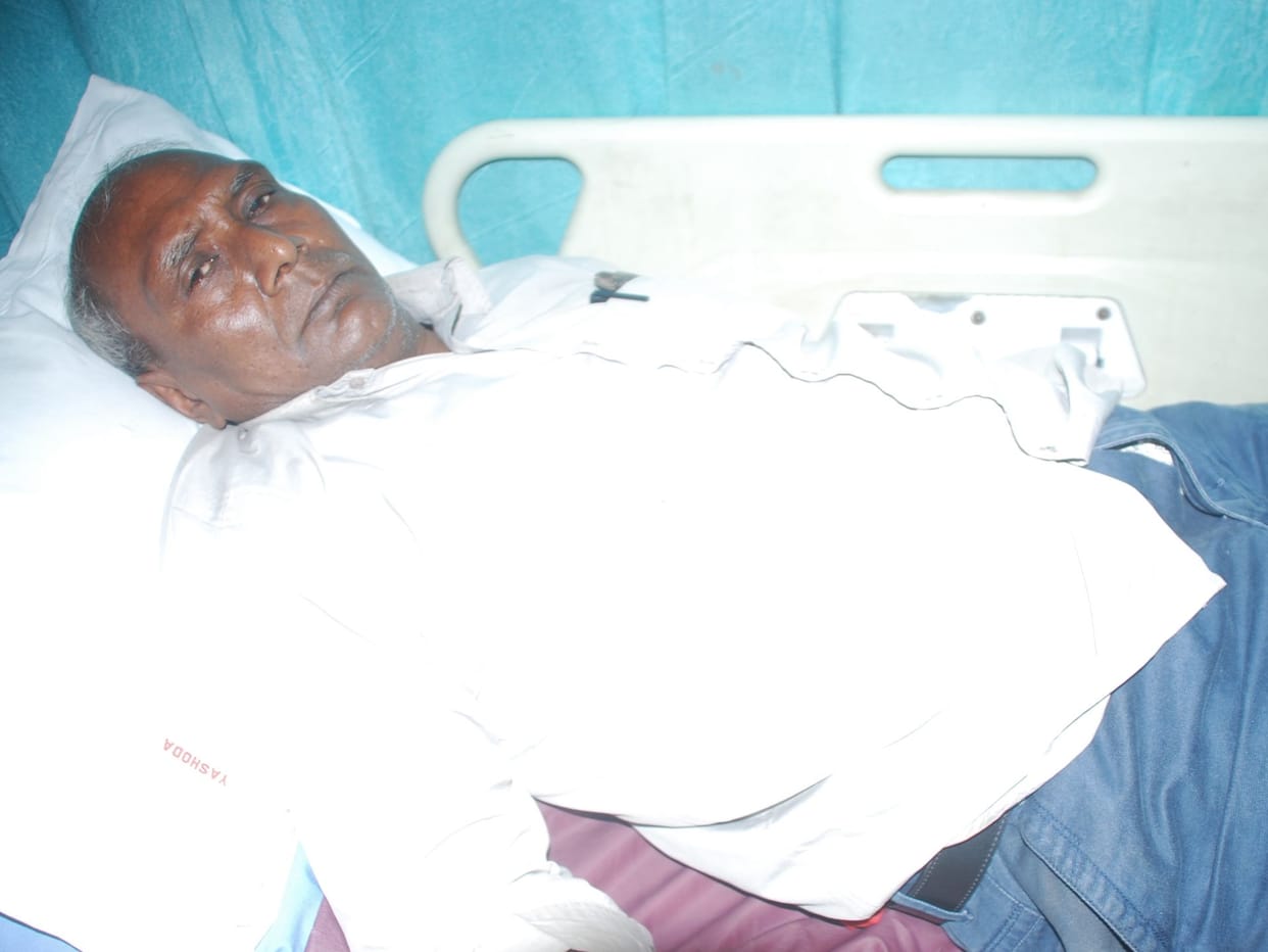 Munim lakh looted, then followed hit bullet