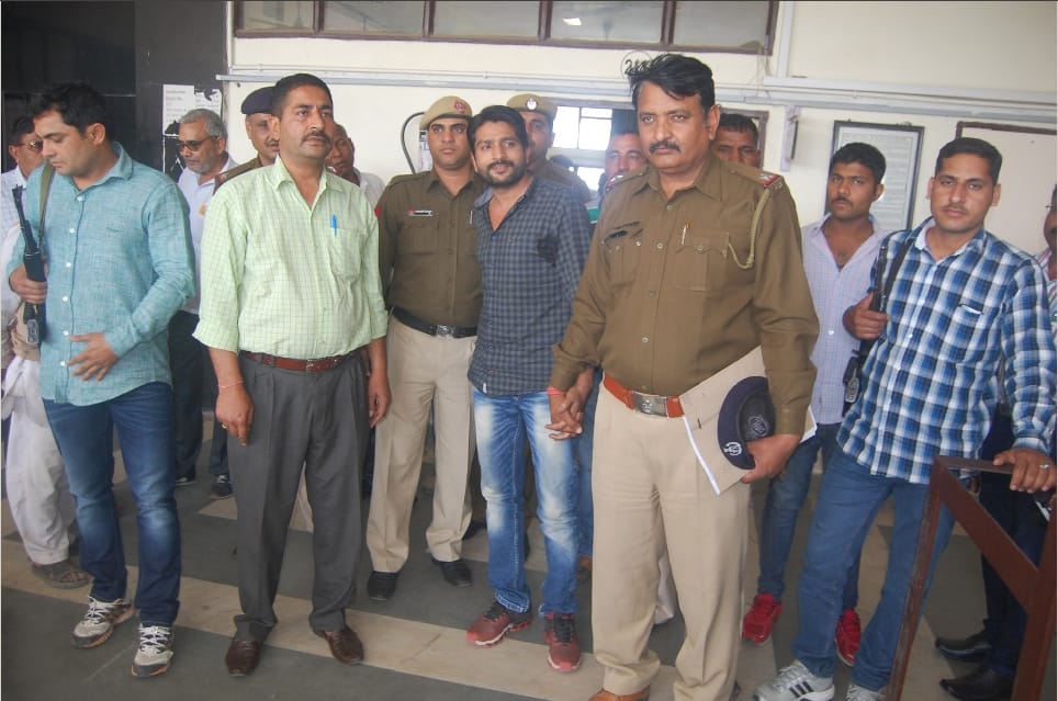 State Topper Doctor now Gangster