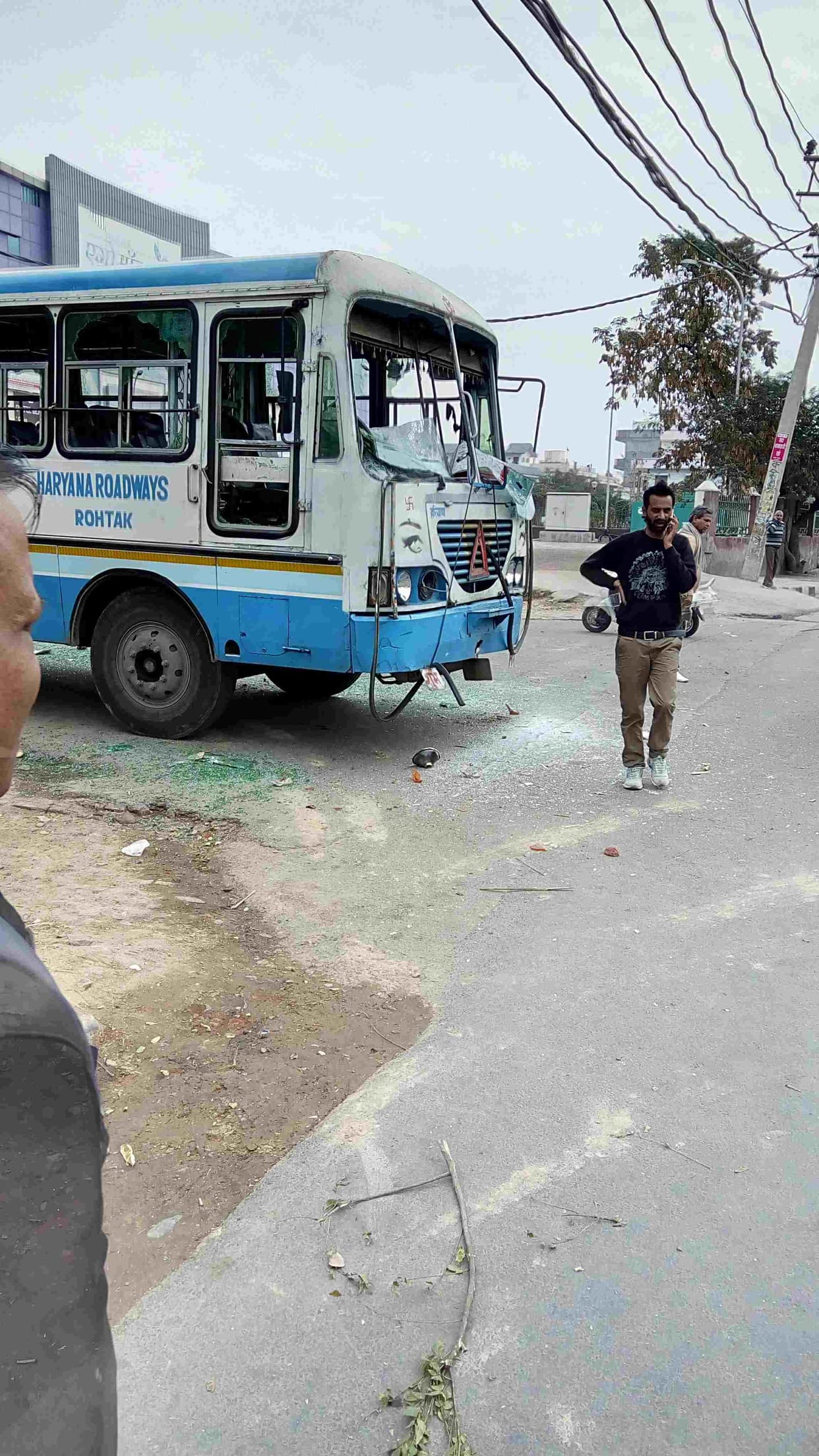 jaat andolan in rohtak, haryana roadways, roadways buses waiting for the windscreen