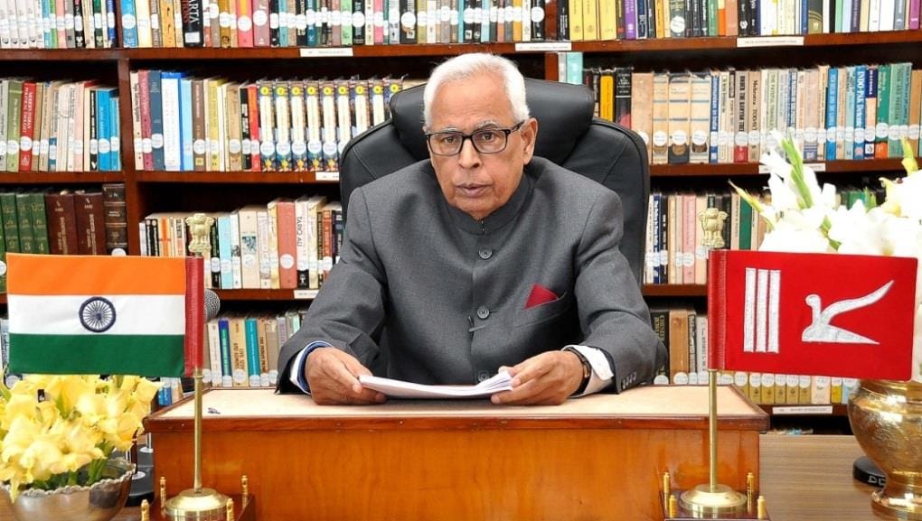 governor emphasised on developing technique in library