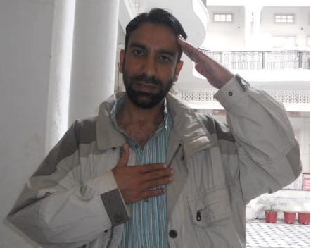 kashmiri man who was prisoner in pakistan written poem on indian nationalism