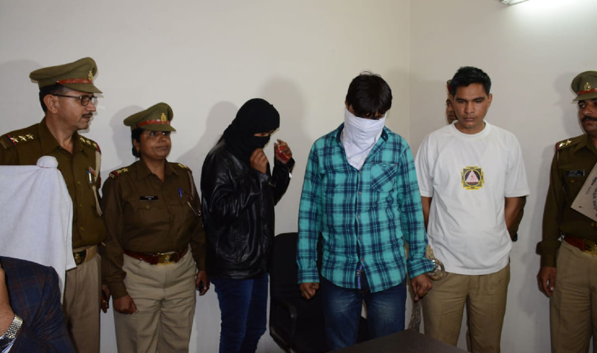prisoner goes to watch movie with his girlfriend with the help of constable
