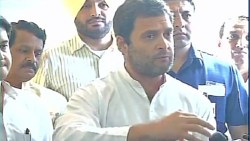 Rahul gandhi asks jaitley, how can you make escape whose theft 9000 crore