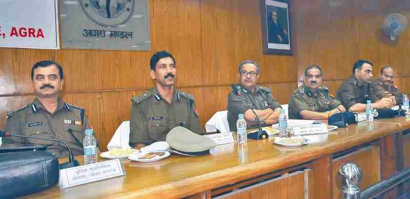 vehicle Stolen in Sanjay Place, chain Snecing in Kamla Nagar is more