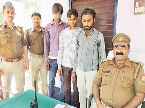 Four arrested for selling stolen bike