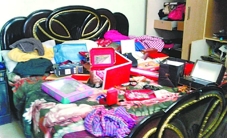 Gold trading house stealing millions
