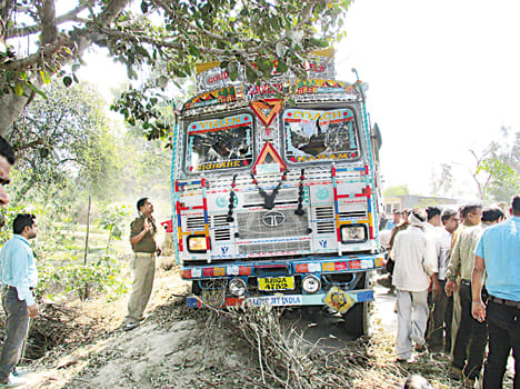 The truck crushed by the death of the mother and son riding a bike