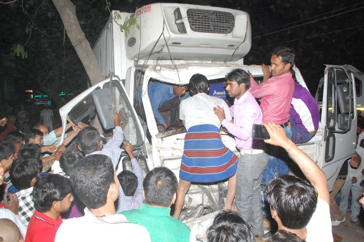 Firozabad uncontrollable truck mounted procession, nine dead