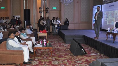Chief Minister Akhilesh Yadav in a business meet.