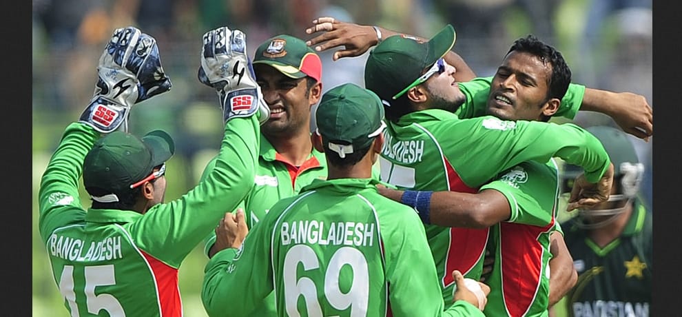 Courtney Walsh named Bangladesh s bowling coach