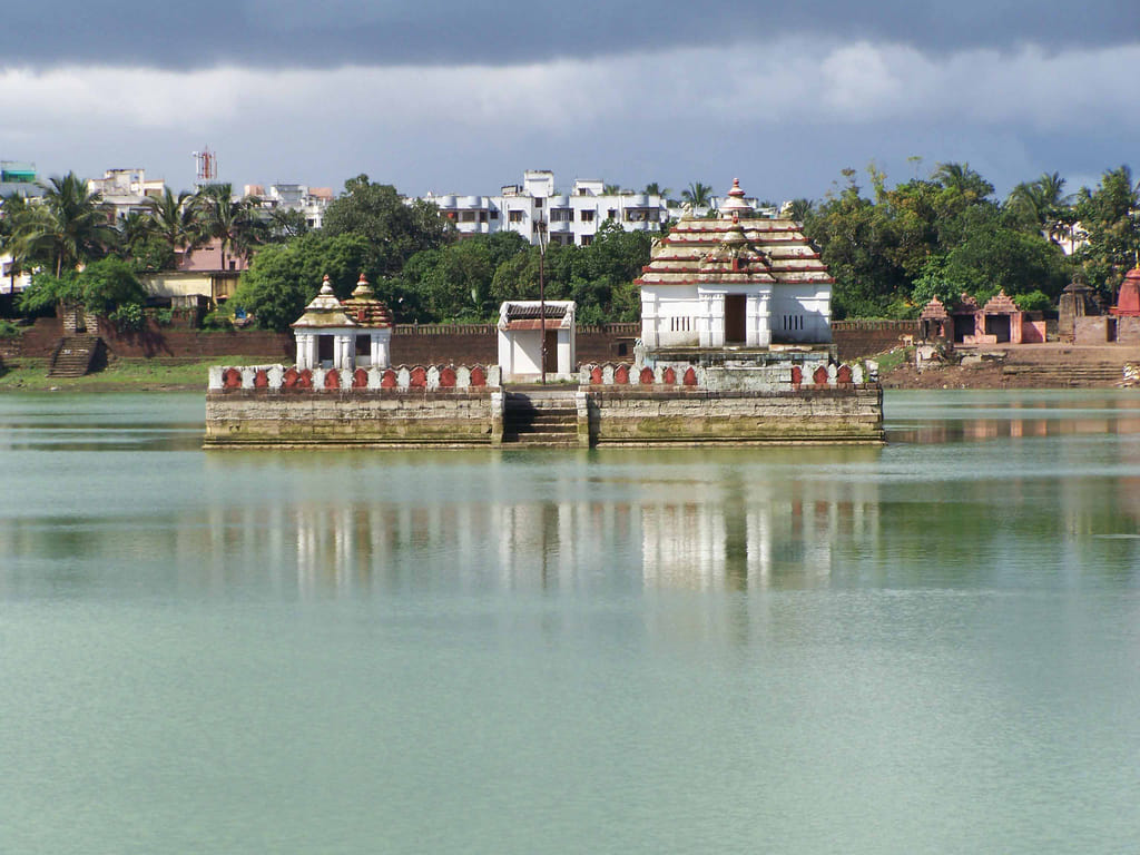 famous ancient sarovars in india