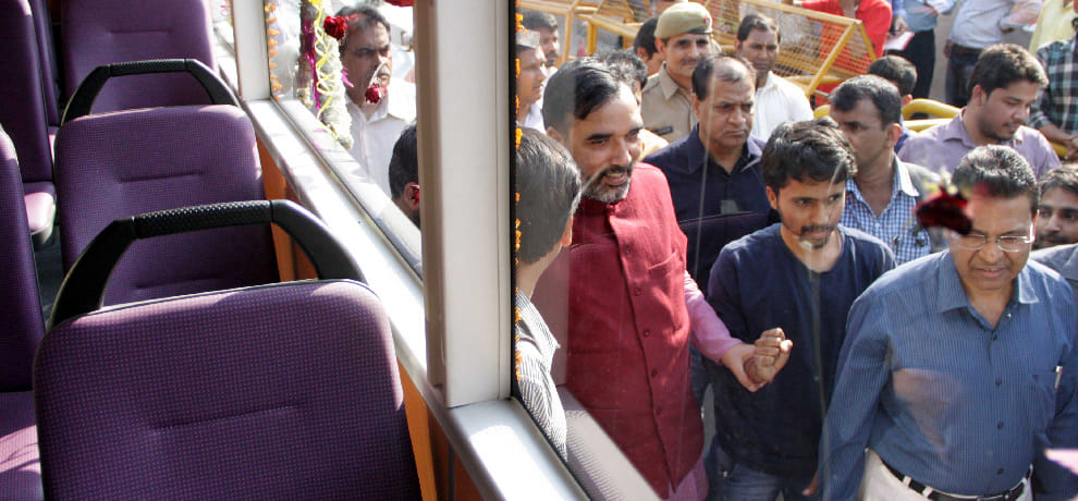 first electrical bus started in delhi