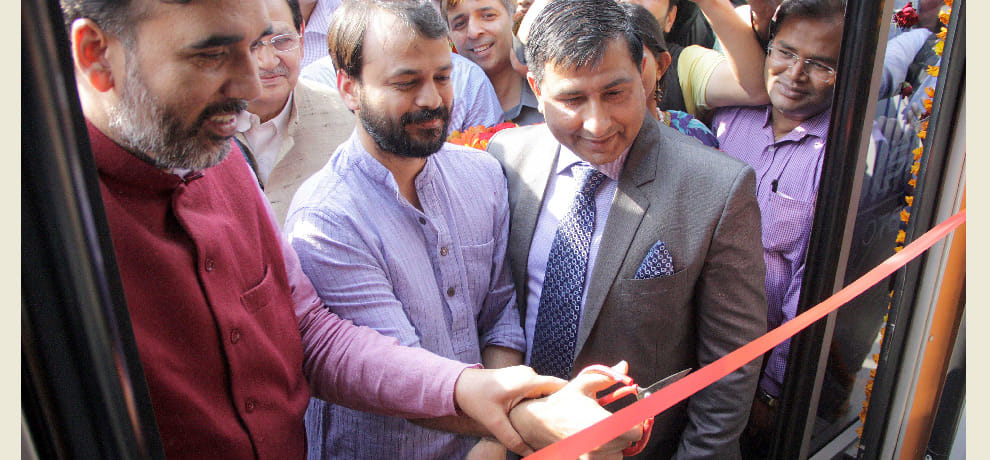 first electrical bus started in delhi