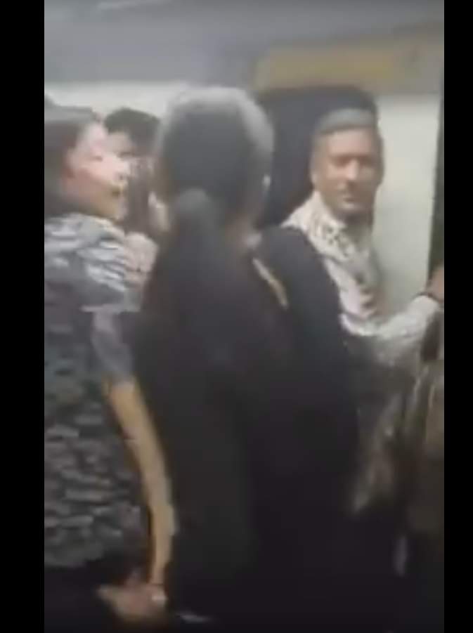 नशे में धुत लड़कियां