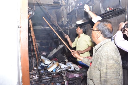 Fire in a shop in Aminabad in Lucknow.