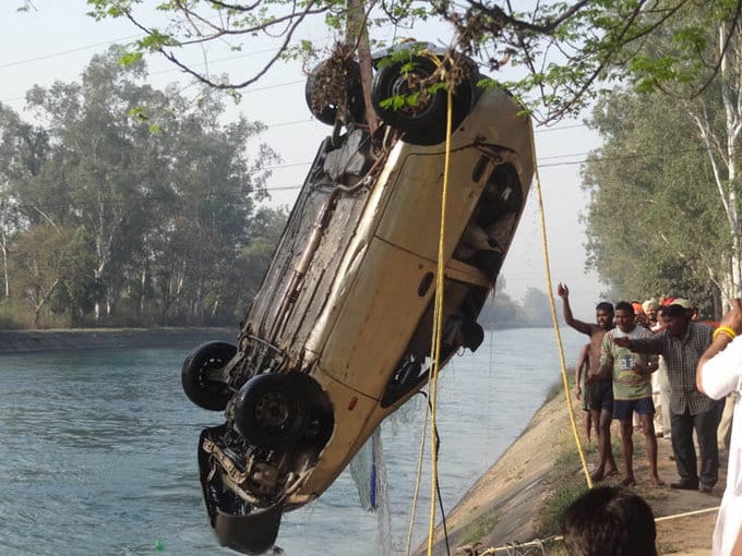 car accident, bhakhra river incident, panchkula family accident, panchkula news