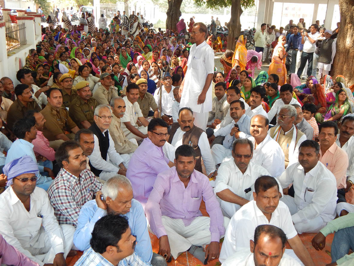 state worker protest in ballia