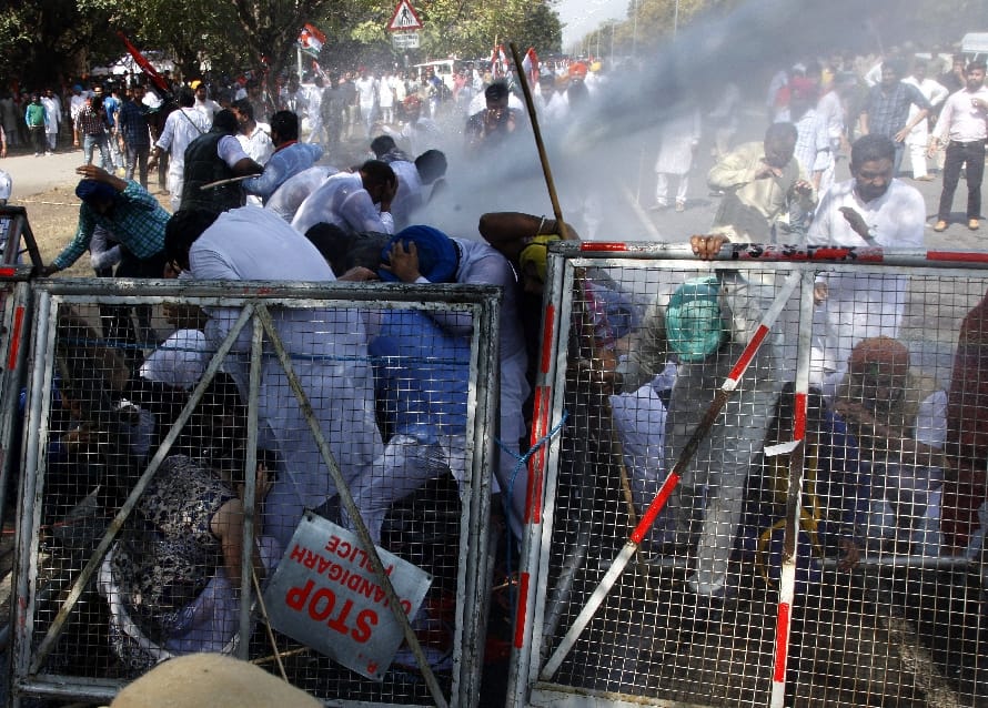 congress protest, youth congress protest, comgress police clash, water issue, chandigarh news