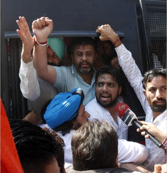 congress protest, youth congress protest, comgress police clash, water issue, chandigarh news
