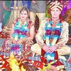  शादी करते सैरा और ग्रांड सिप्ली।